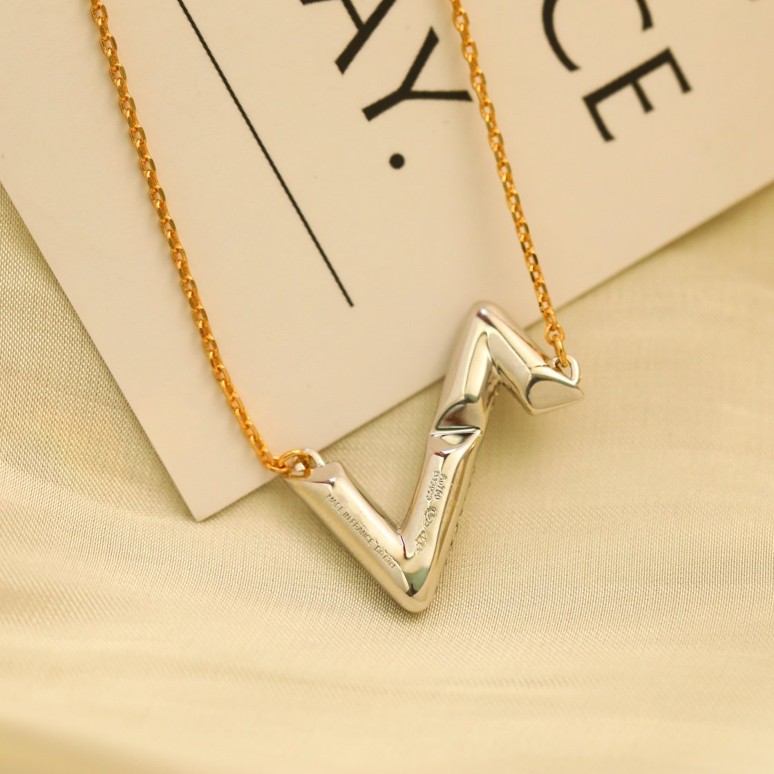 [Vera  Jewelry]VOLT SILVER DIAMOND PEDANT NECKLACE