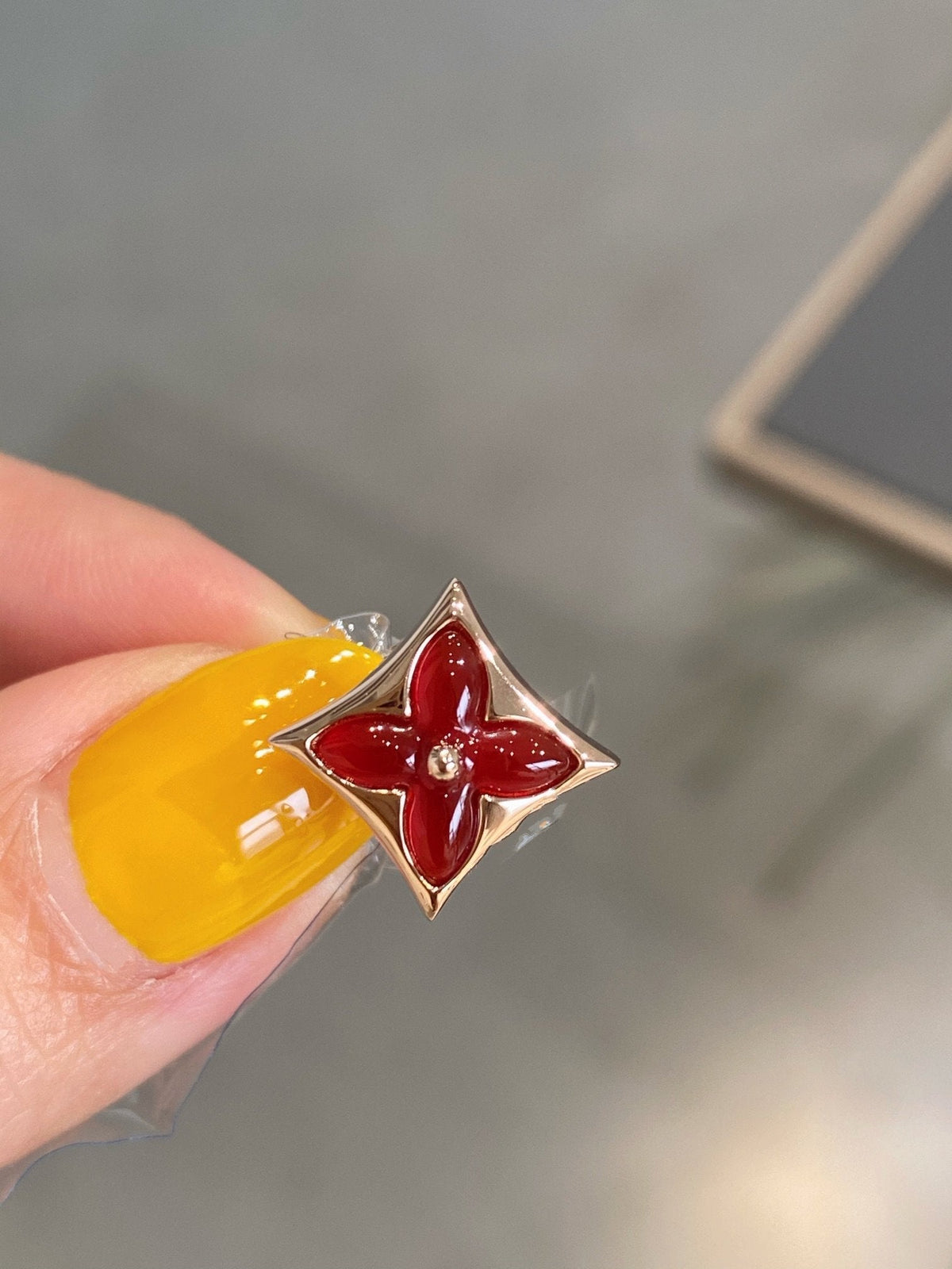 [Vera Jewelry]STAR AND SUN PINK GOLD CARNELIAN STUD EARRINGS
