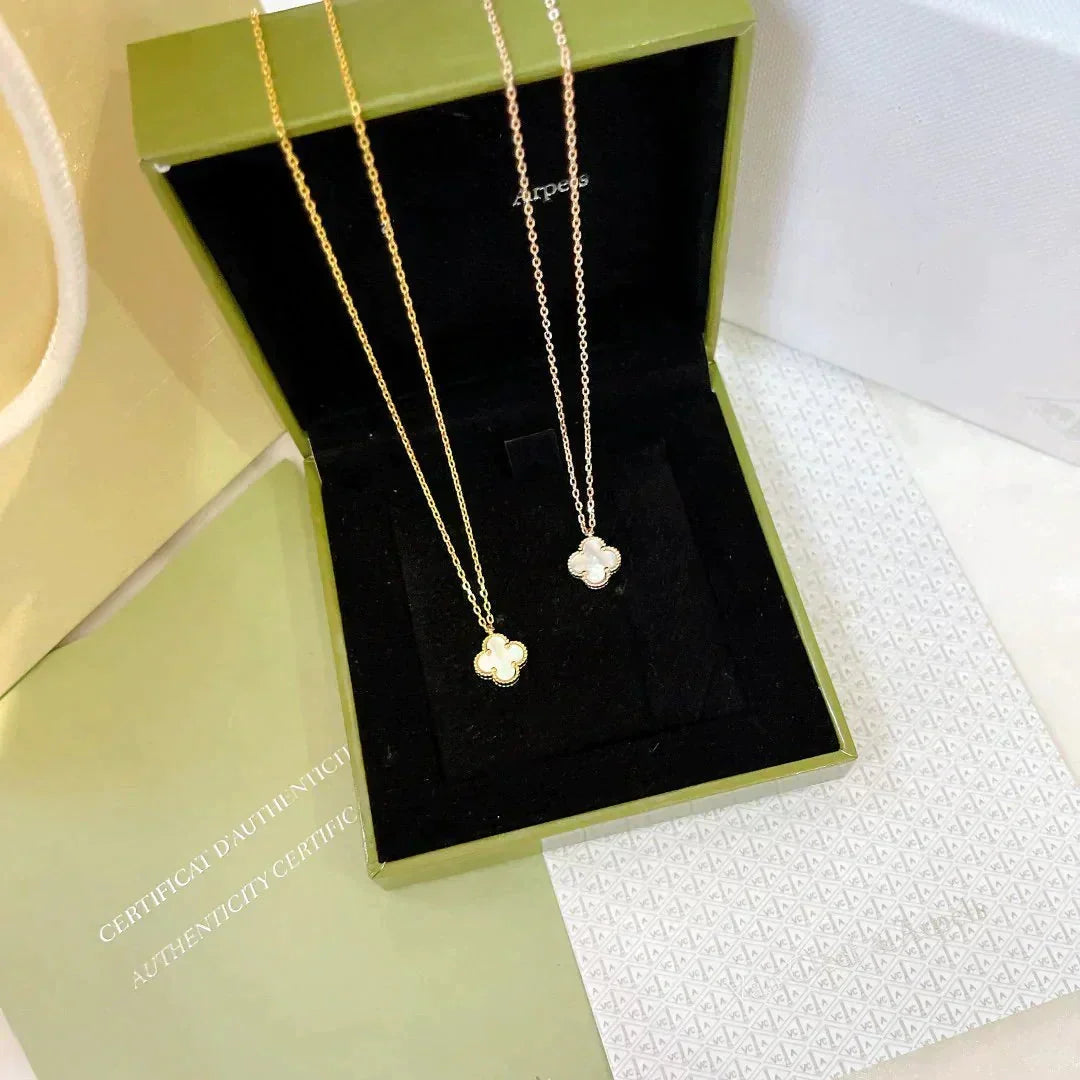 [Vera  Jewelry]CLOVER MINI 9.5MM WHITE MOTHER-OF-PEARL NECKLACE