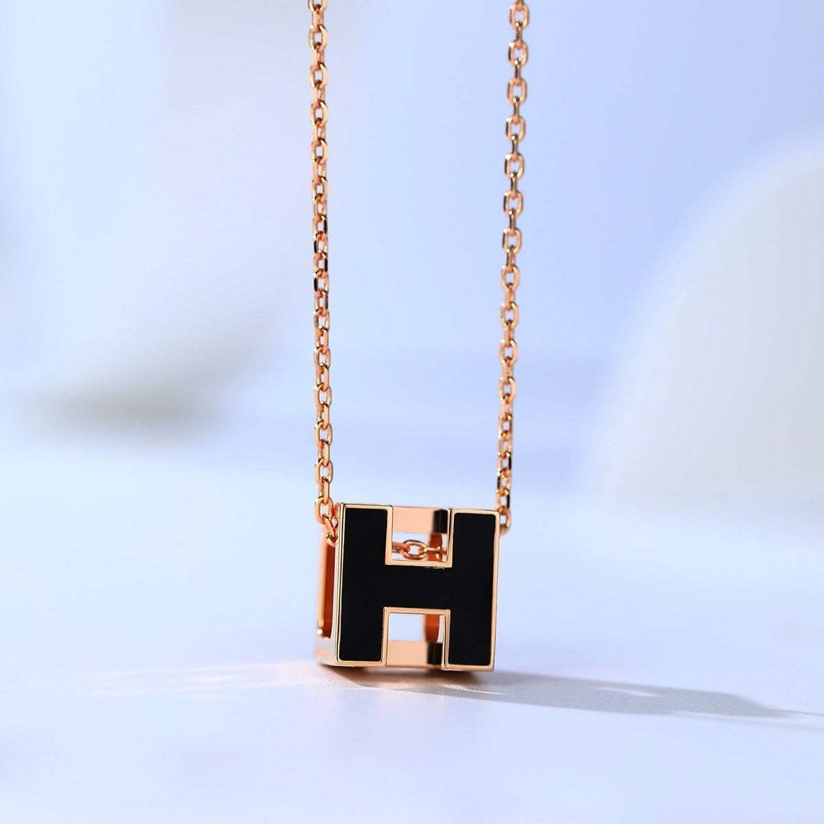 [Vera  Jewelry]H CAGE PINK GOLD NECKLACE