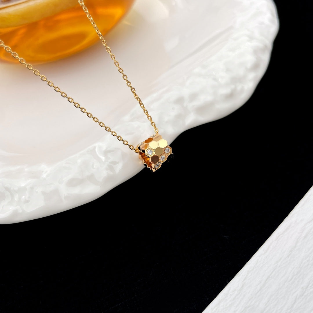 [Vera Jewelry]BEE MINI PEDANT DIAMOND NECKLACE
