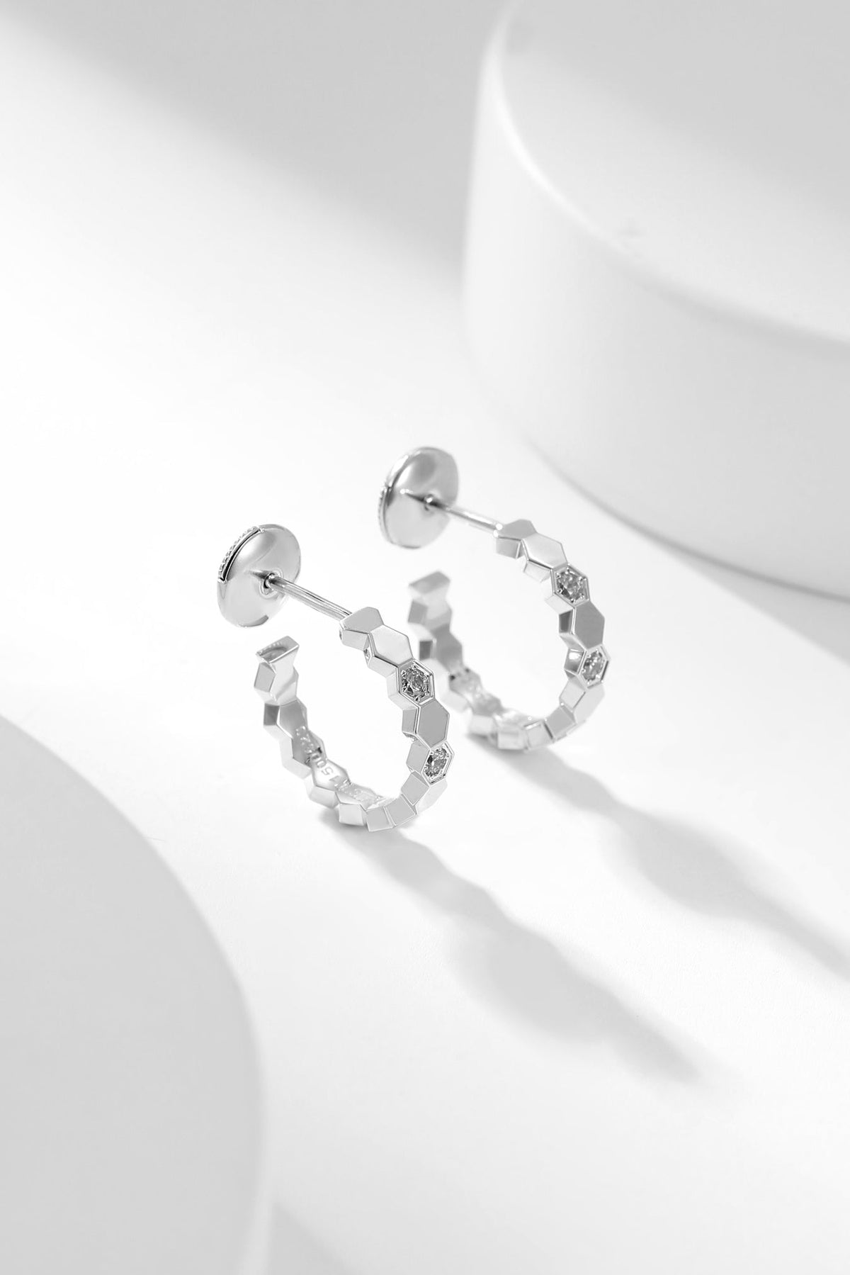 [Vera  Jewelry]BEE LOVE DIAMOND HOOP EARRINGS