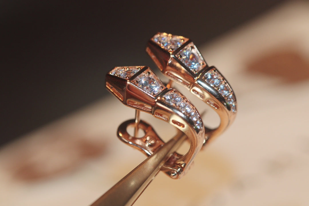 [Vera]SERPENT OHRRINGE AUS ROSÉGOLD MIT DIAMANTEN