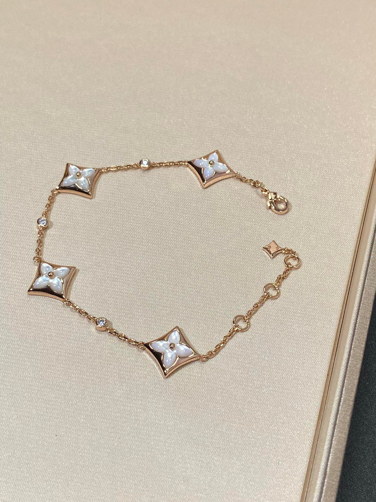 [Vera Jewelry]STAR 4 MOTIF MOP DIAMOND PINK GOLD BRACELET