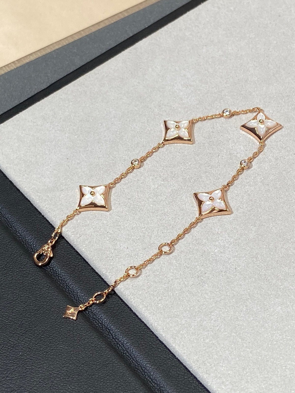 [Vera  Jewelry]STAR 4 MOTIF MOP DIAMOND PINK GOLD BRACELET