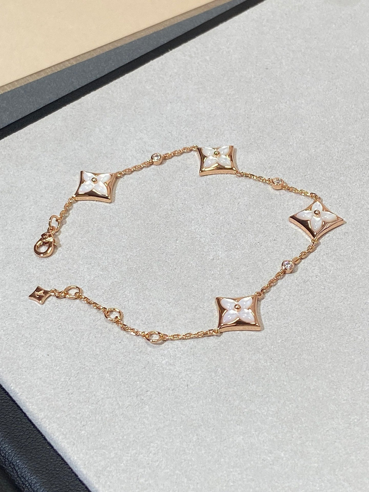 [Vera  Jewelry]STAR 4 MOTIF MOP DIAMOND PINK GOLD BRACELET