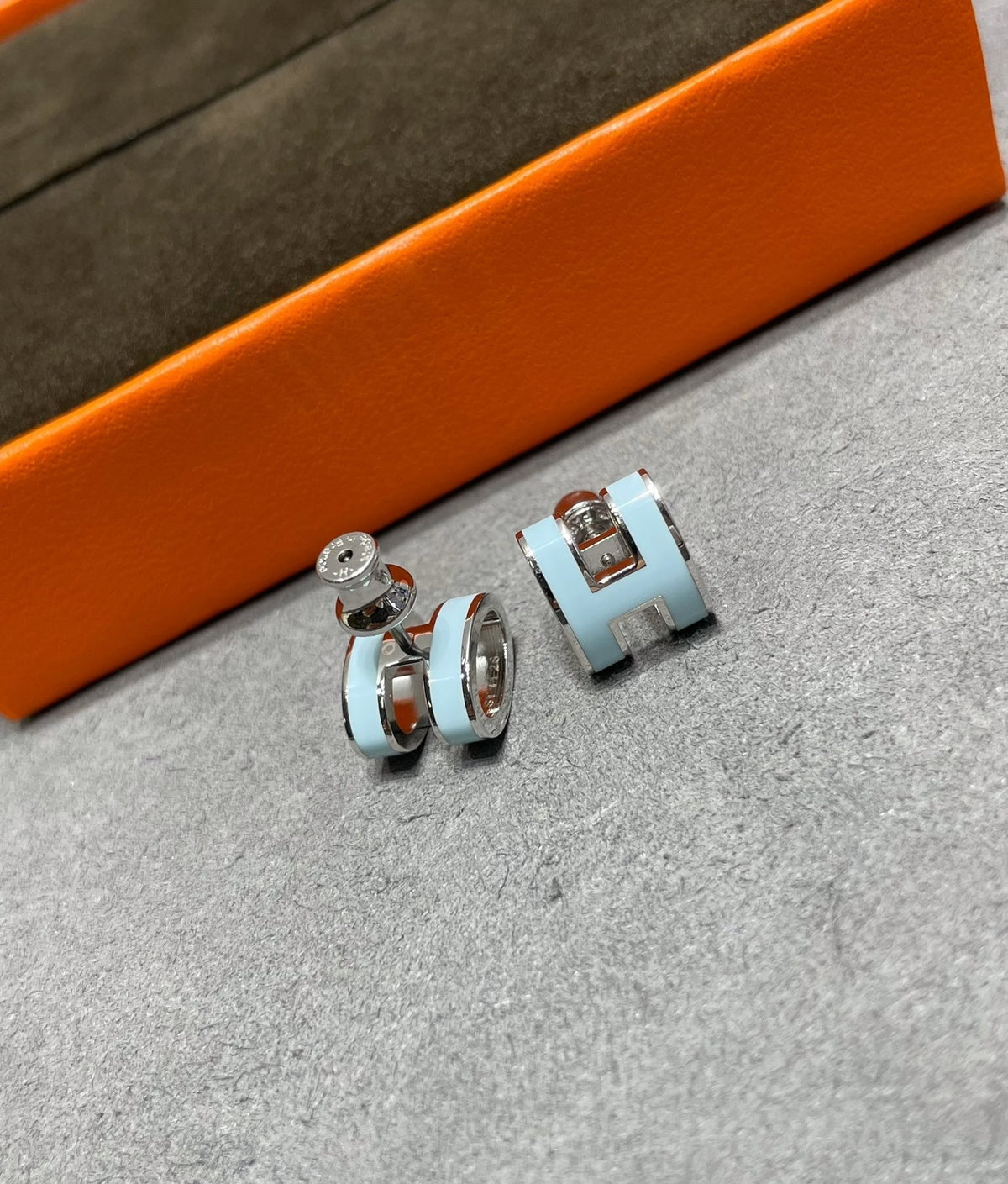 [Vera  Jewelry]POP H SKY BLUE STUD EARRINGS