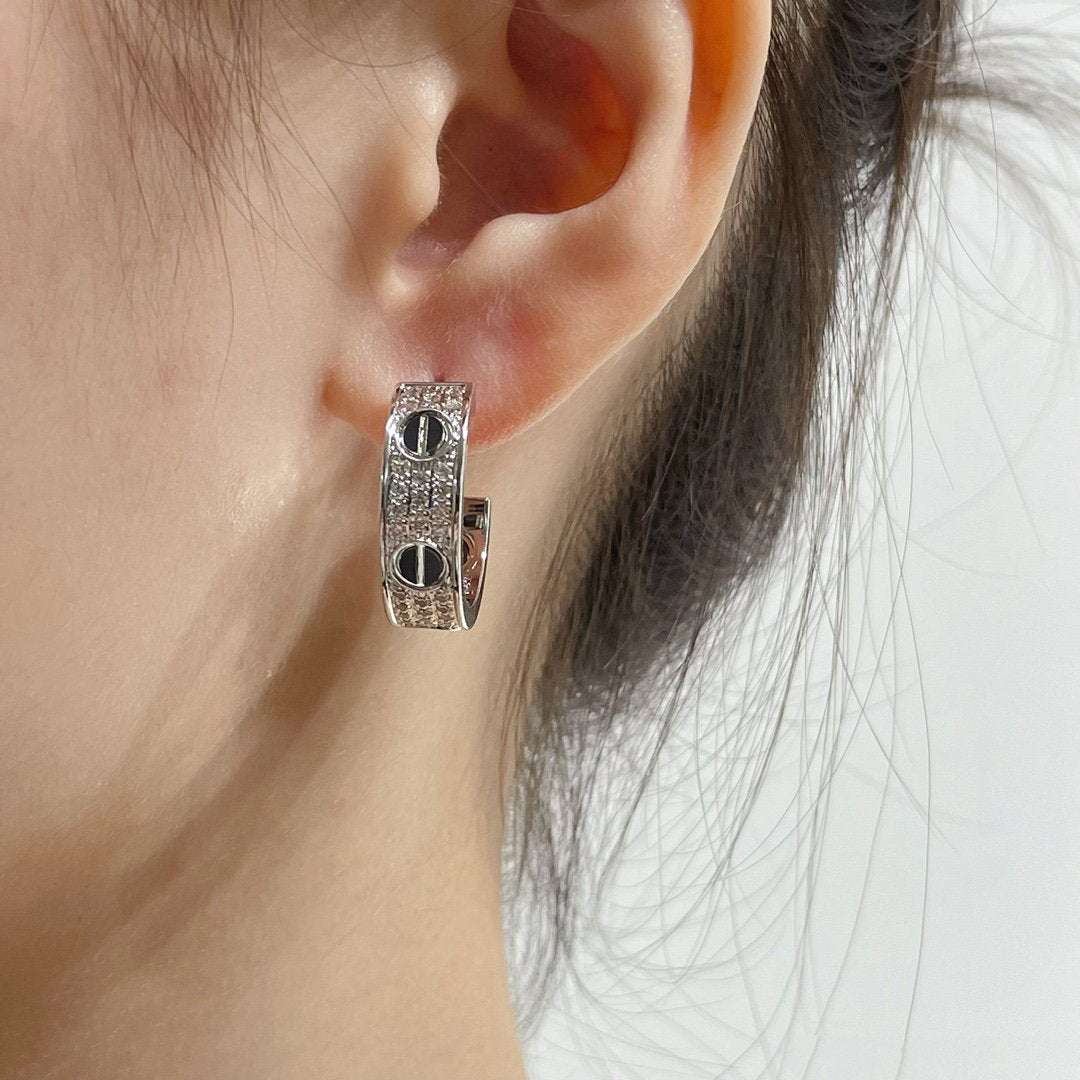 [Vera  Jewelry]LOVE CERAMIC DIAMOND PAVED SILVER EARRINGS