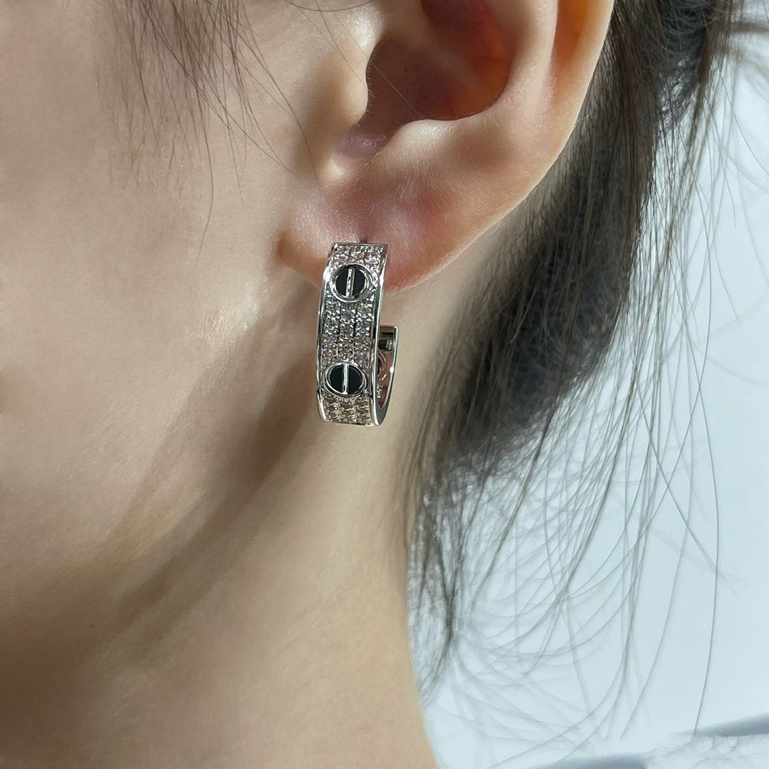 [Vera  Jewelry]LOVE CERAMIC DIAMOND PAVED SILVER EARRINGS