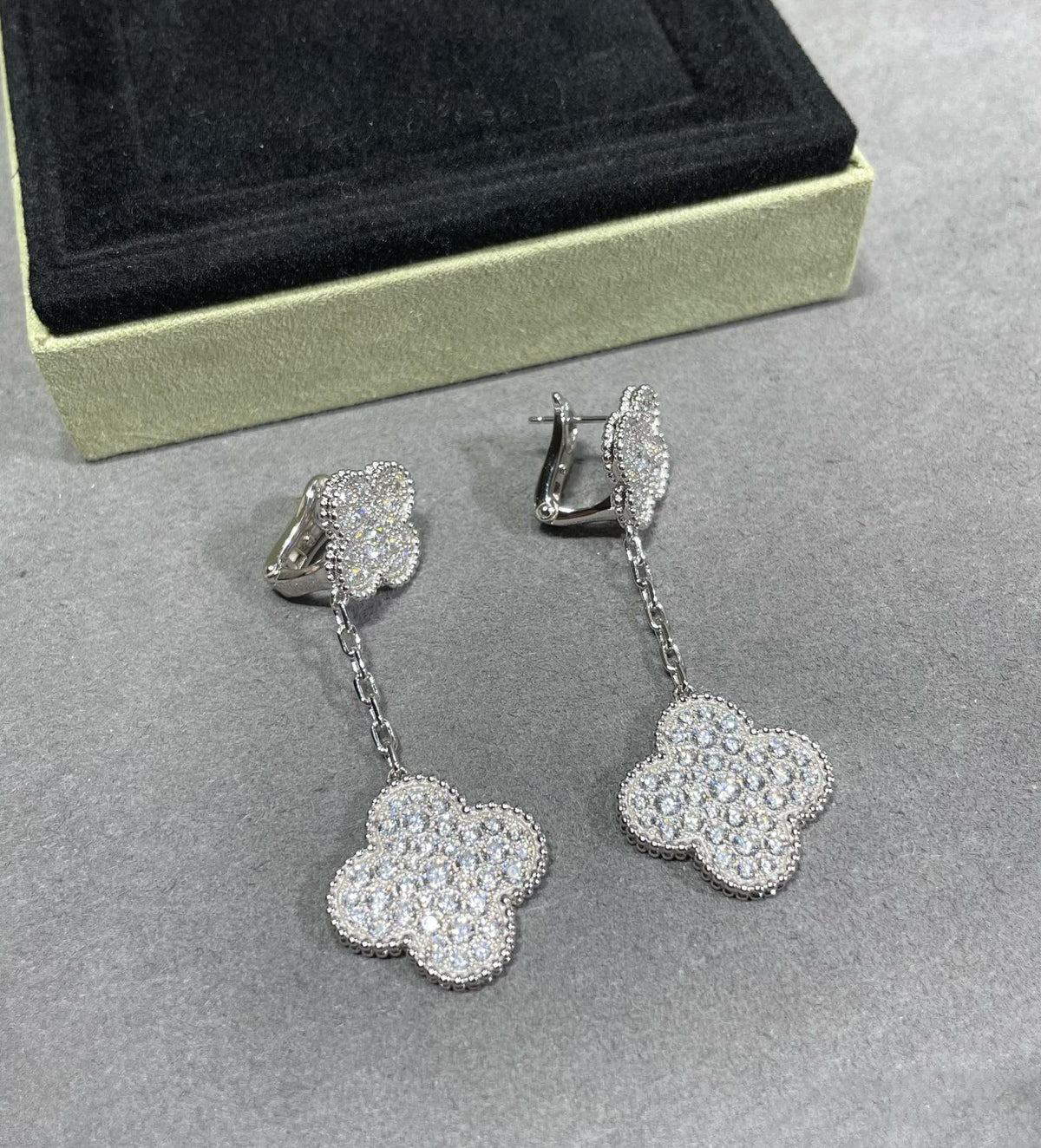 [Vera Jewelry]CLOVER 2 MOTIFS DIAMOND PAVED SILVER EARRINGS