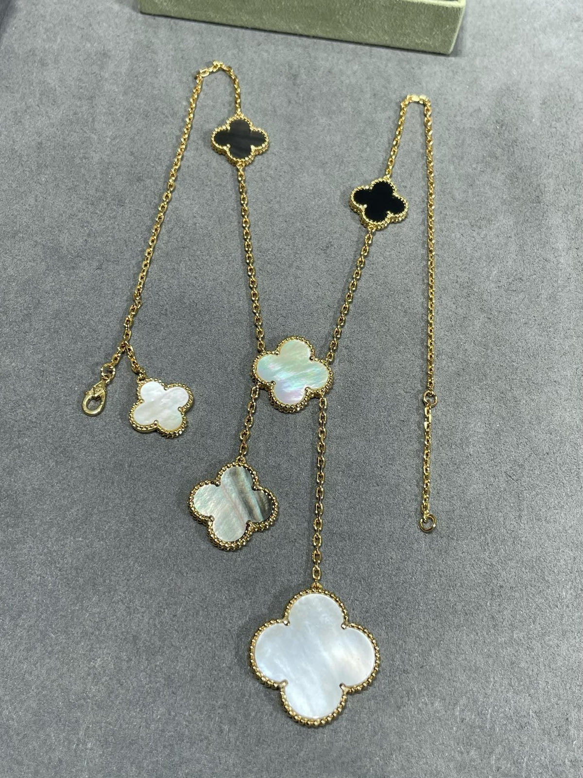 [Vera  Jewelry]CLOVER 6 MOTIF MOP ONYX GOLD NECKLACE