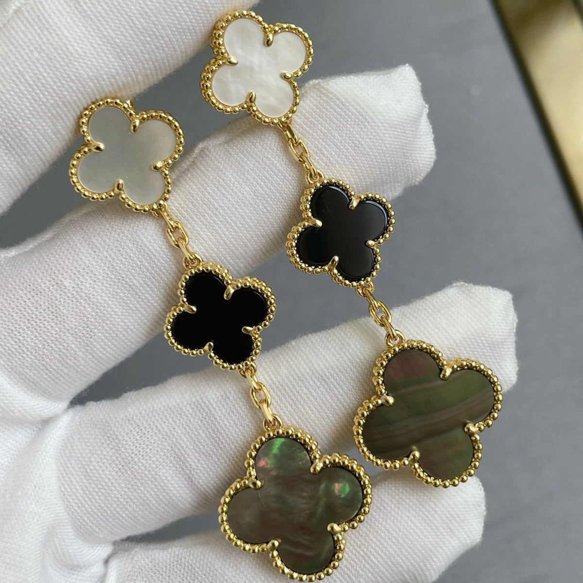 [Vera  Jewelry]CLOVER 3 MOTIF MOP ONYX DARK MOP PINK GOLD EARRINGS