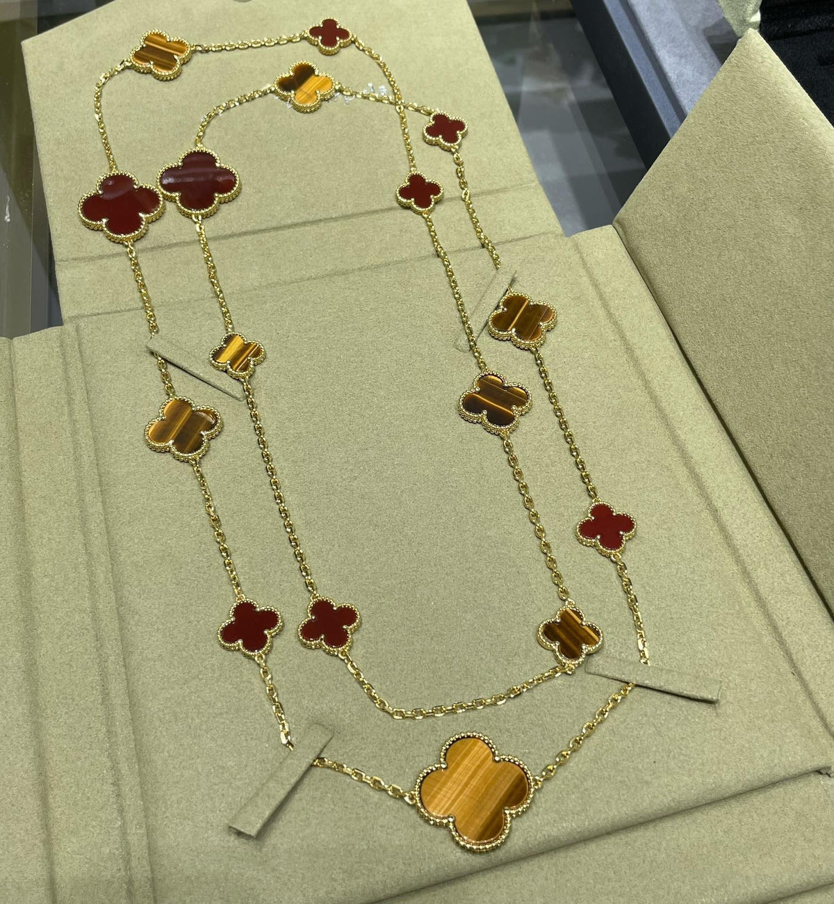 [Vera Jewelry]CLOVER 16 MOTIF CARNELIAN TIGER EYE ROSE GOLD NECKLACE