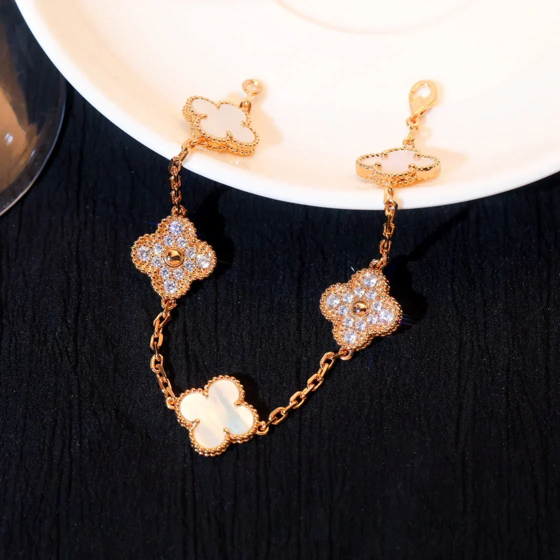[Vera Jewelry] クローバー ホワイトパール マザーオブパール 5モチーフ ブレスレット コレクション