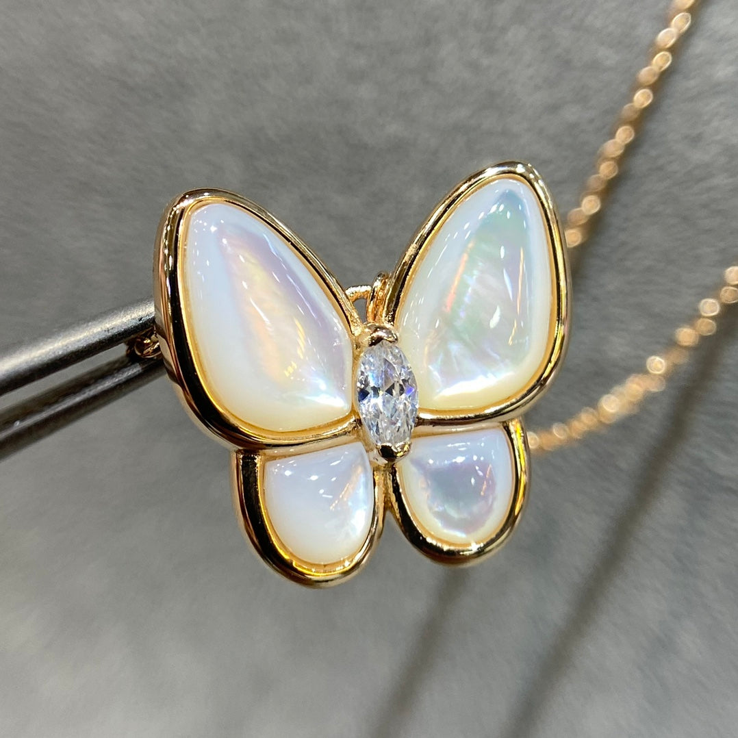 [Vera Jewelry]BUTTERFLY MOP DIAMOND NECKLACE