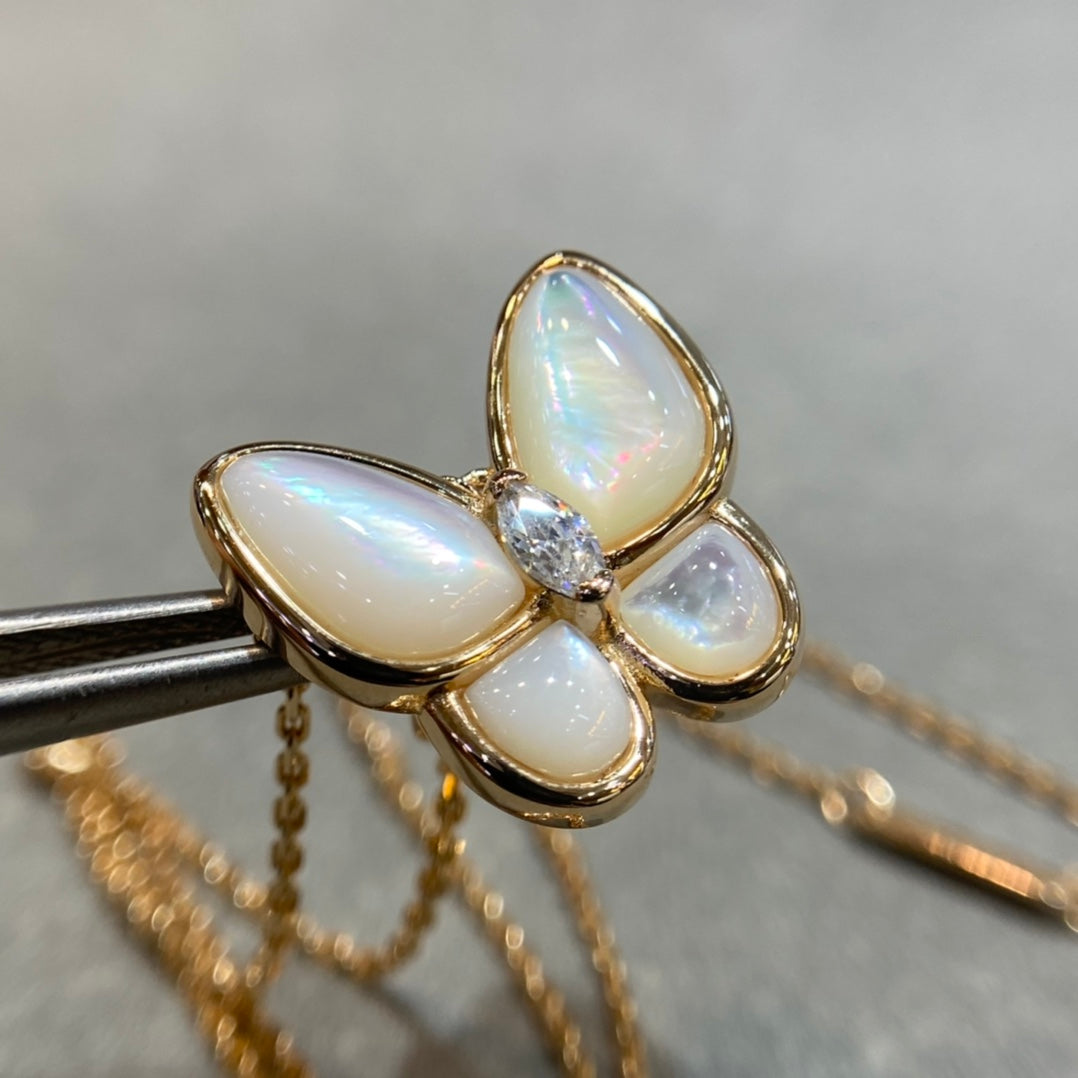 [Vera Jewelry]BUTTERFLY MOP DIAMOND NECKLACE