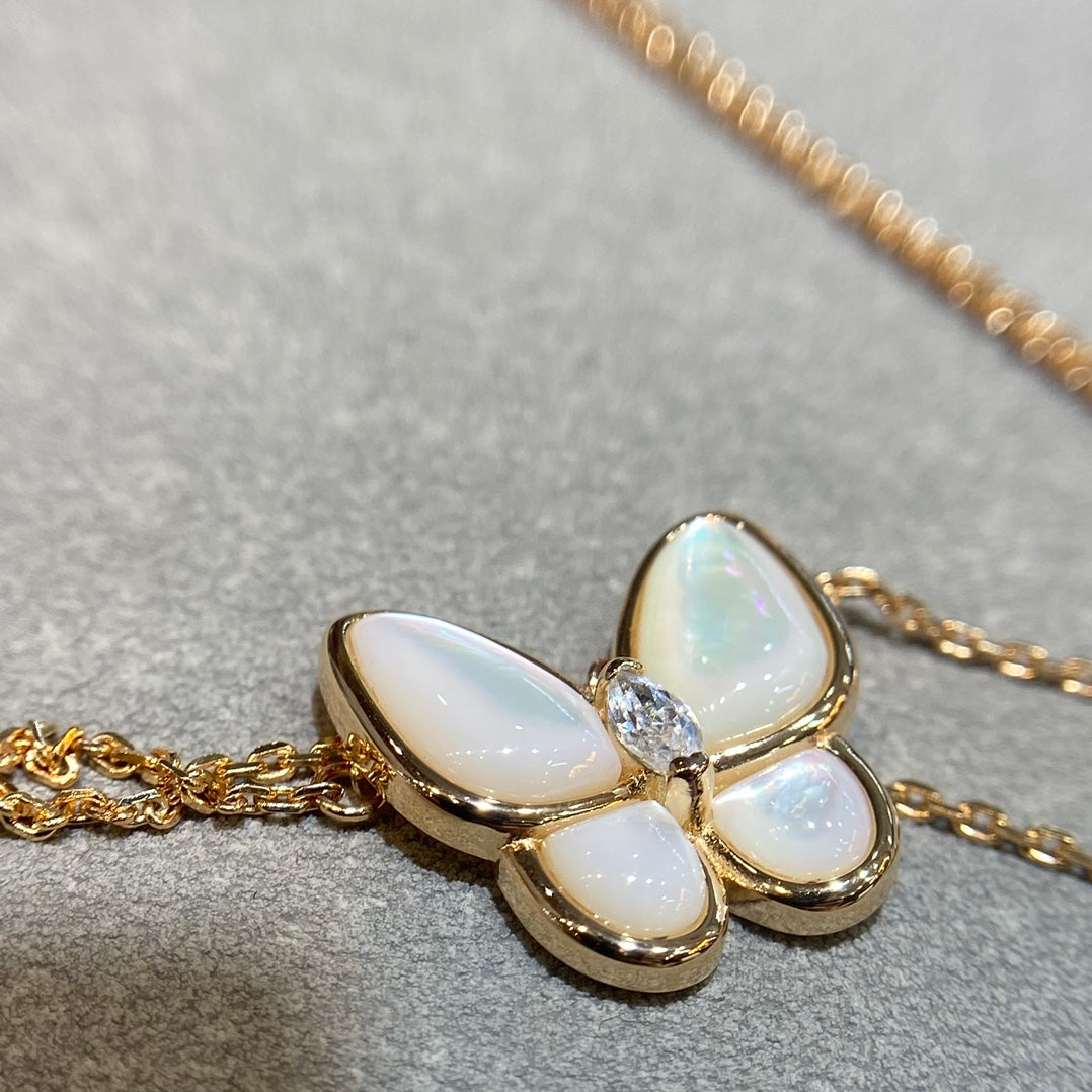 [Vera Jewelry]BUTTERFLY MOP DIAMOND NECKLACE