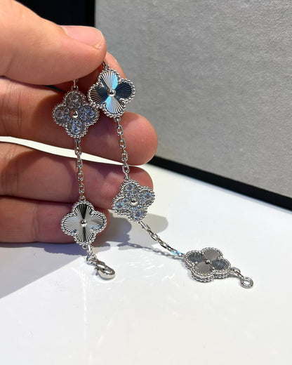[Vera  Jewelry]LUCKY CLOVER 5-MOTIF BRACELET - LASER COLLECTION