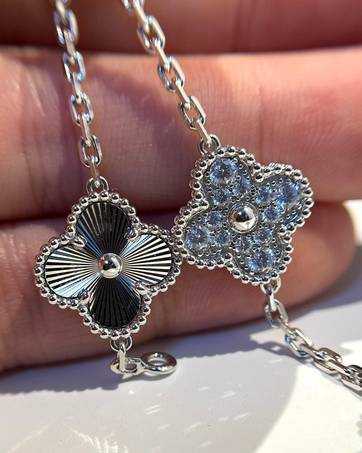 [Vera  Jewelry]LUCKY CLOVER 5-MOTIF BRACELET - LASER COLLECTION