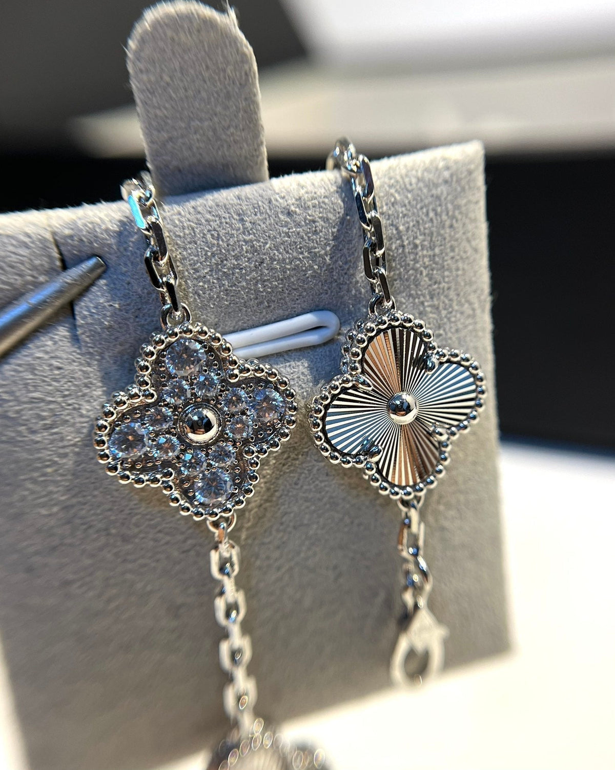 [Vera  Jewelry]LUCKY CLOVER 5-MOTIF BRACELET - LASER COLLECTION