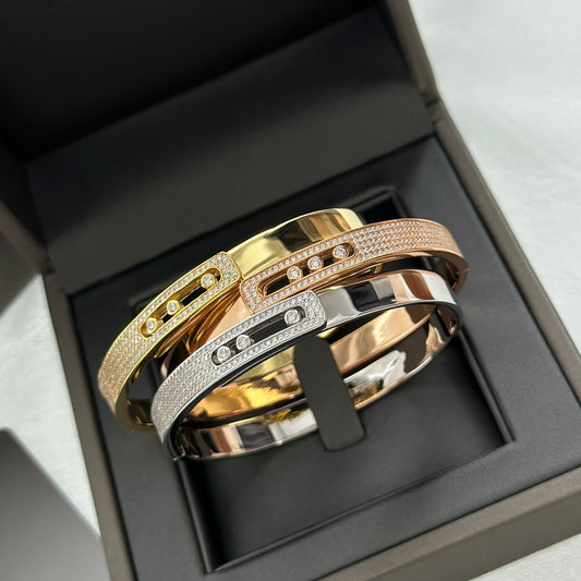 {
  "Vera Jewelry": "Vera Jewelry",
  "Move Noa Rose Gold Pavé Diamond Bangle Bracelet": "ムーヴ ノア ローズゴールド パヴェダイヤモンド バングルブレスレット"
}