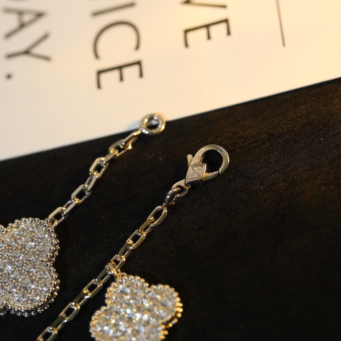 [Vera Jewelry]CLOVER BRACELET 5 MOTIF SILVER DIAMOND PAVED