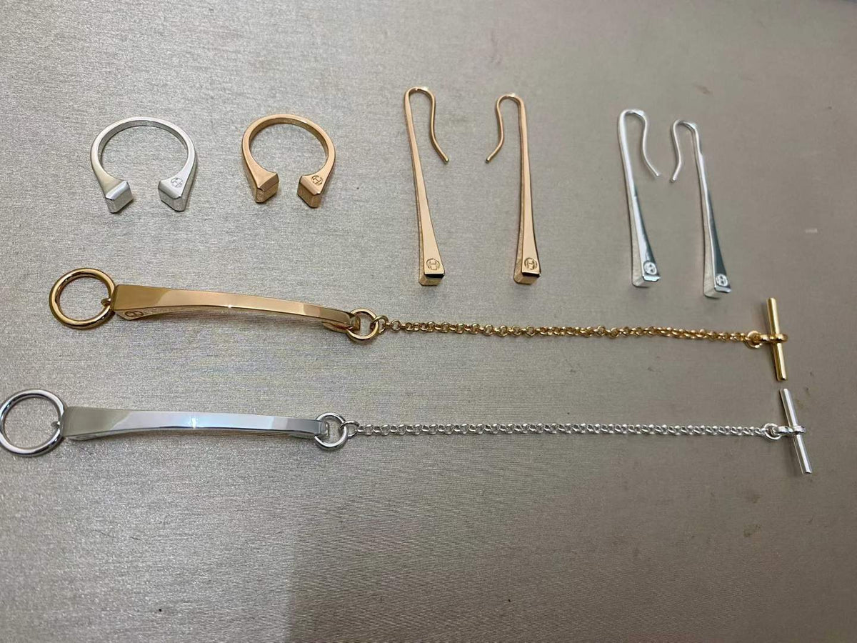[Vera  Jewelry]THE CONE RIVET RING IS OPEN AND ONE SIZE FITS ALL