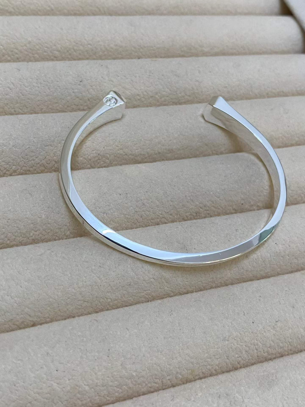 [Vera  Jewelry]CLOU DE FORGE SQUARE CONE STUDS OPEN CUFF ONE SIZE