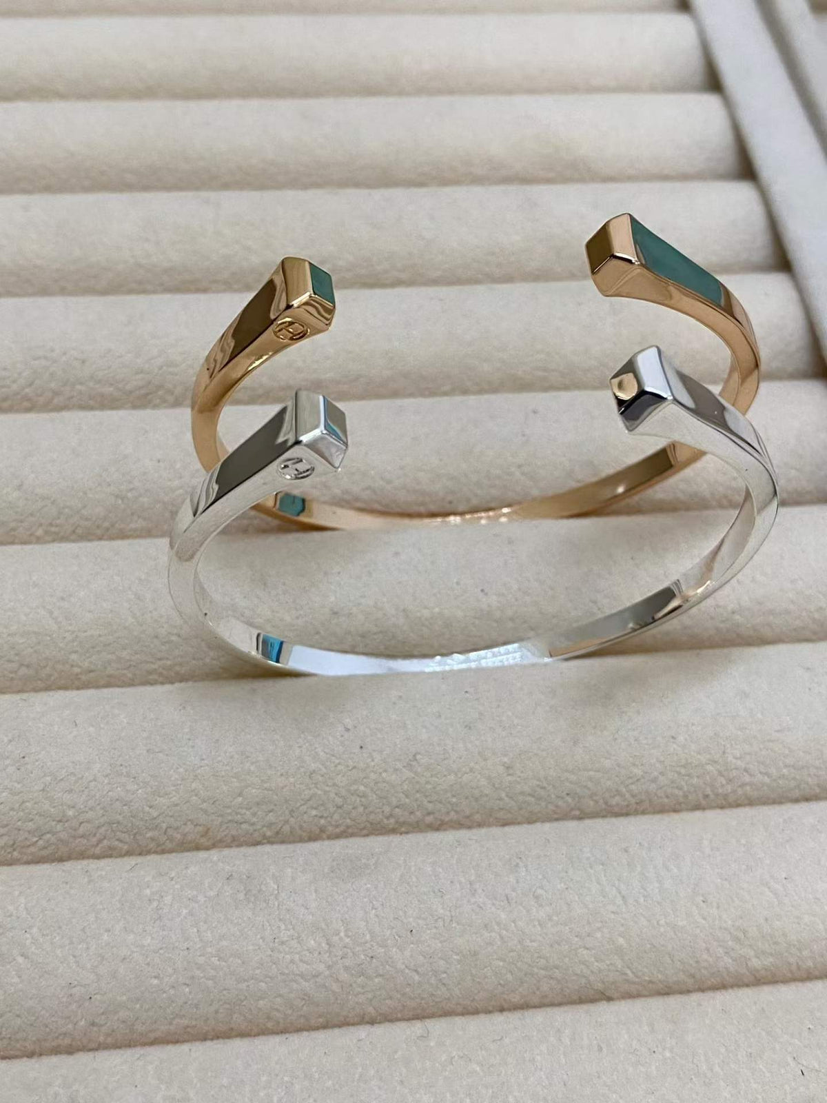 [Vera  Jewelry]CLOU DE FORGE SQUARE CONE STUDS OPEN CUFF ONE SIZE