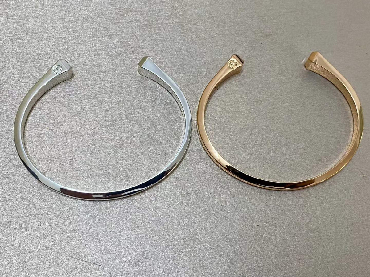[Vera  Jewelry]CLOU DE FORGE SQUARE CONE STUDS OPEN CUFF ONE SIZE