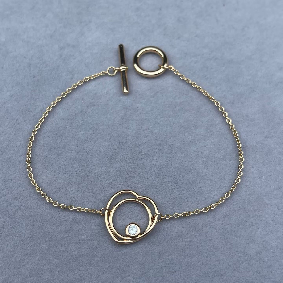 [Vera  Jewelry]HOLLOW HEART SINGLE DIAMOND BRACELET