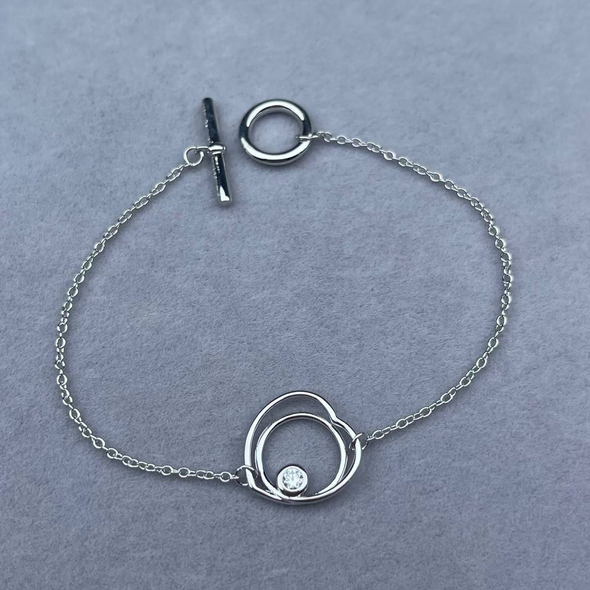 [Vera  Jewelry]HOLLOW HEART SINGLE DIAMOND BRACELET