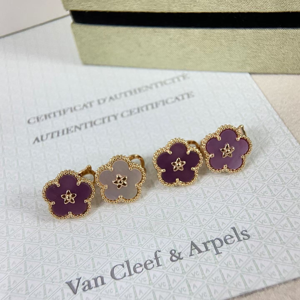 [Vera  Jewelry]Vera  Jewelry PURPLE PLUM FRAGRANCE PLUM BLOSSOM GOLD EARRINGS