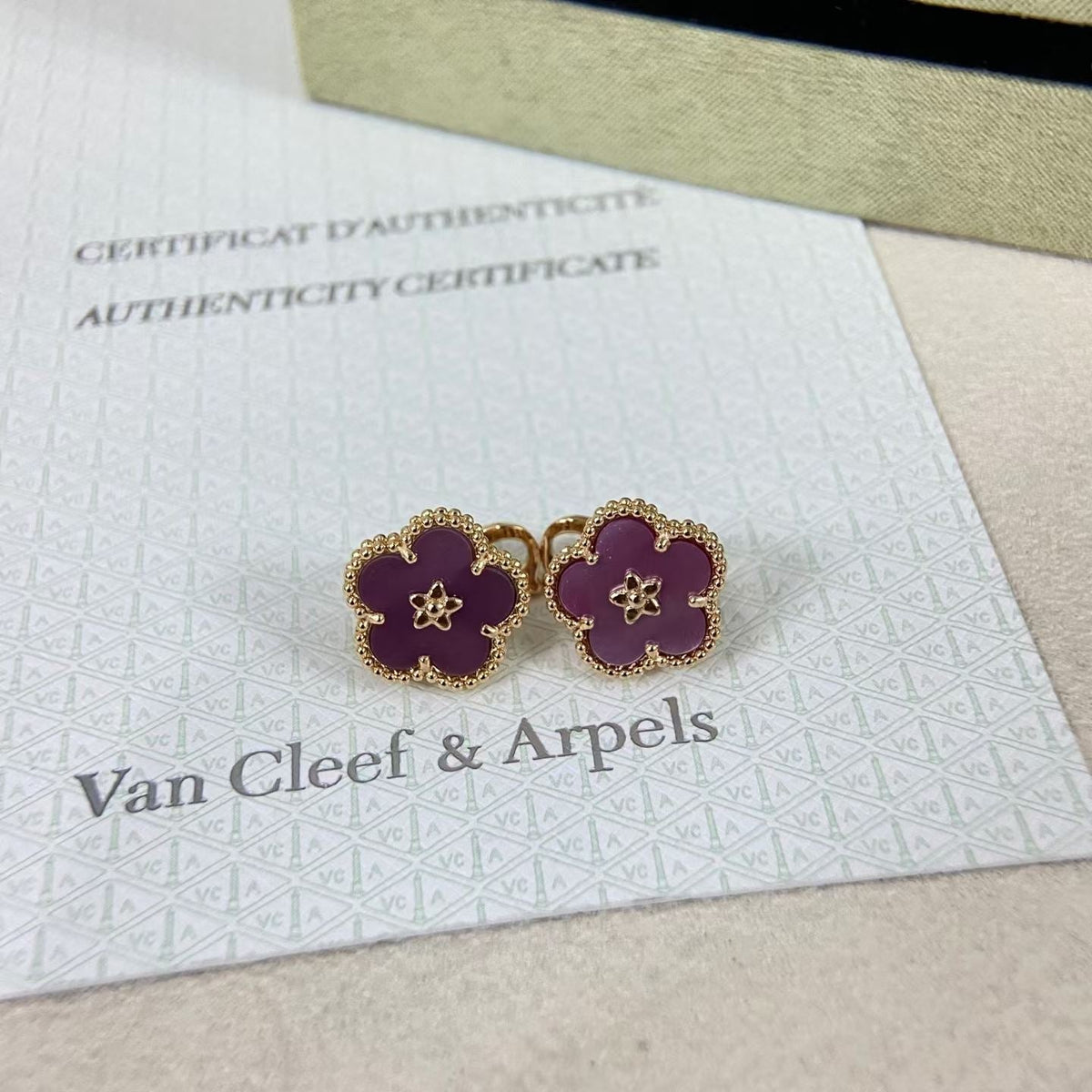 [Vera  Jewelry]Vera  Jewelry PURPLE PLUM FRAGRANCE PLUM BLOSSOM GOLD EARRINGS
