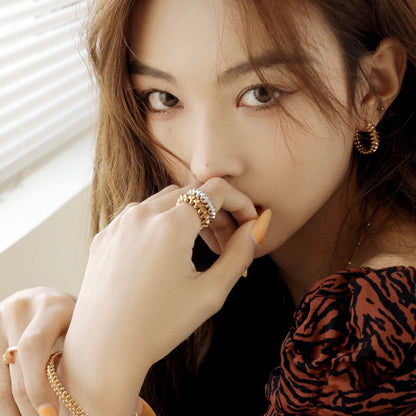 [Vera  Jewelry]CLASH SMALL HOOP EARRINGS