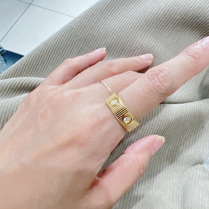 [Vera Jewelry]LOVE UNLIMITED 6粒ダイヤモンドリング