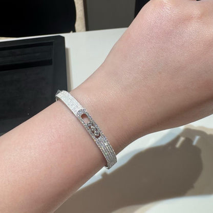 [Vera  Jewelry]Move Noa Ciselé half pavé bangle
