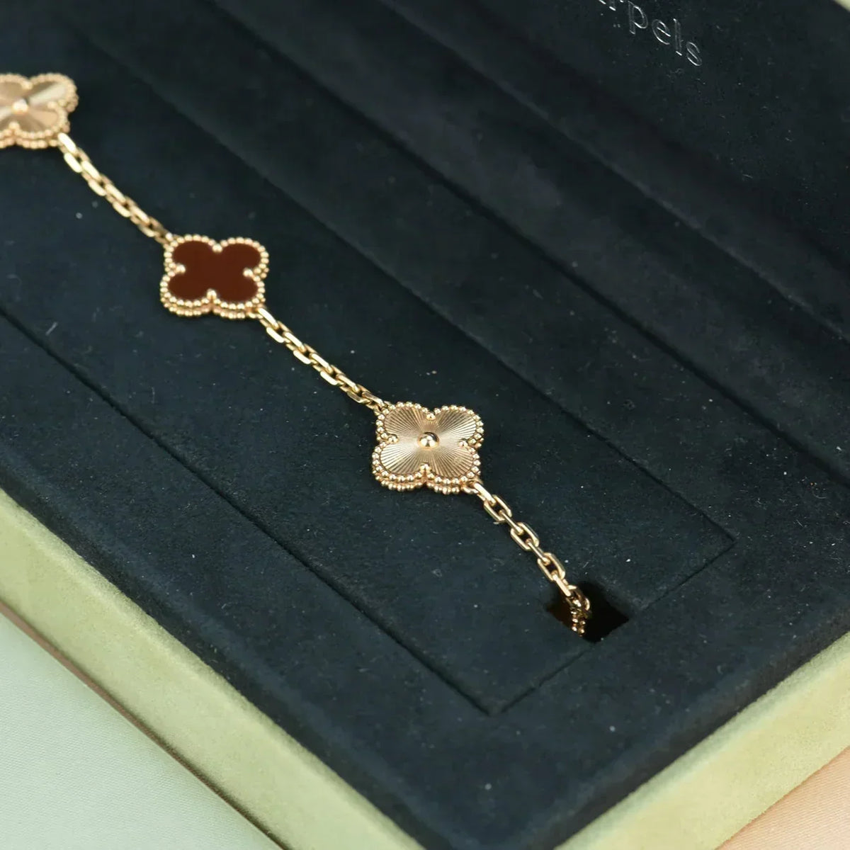 [Vera  Jewelry]LUCKY CLOVER 5-MOTIF BRACELET - RED CARNELIAN COLLECTION