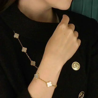 [Vera  Jewelry]LUCKY CLOVER 5-MOTIF BRACELET - WHITE MOTHER-OF-PEARL COLLECTION
