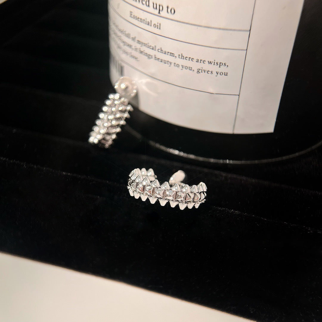 [Vera  Jewelry]CLASH SMALL HOOP EARRINGS