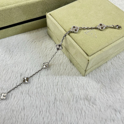 [Vera  Jewelry]CLOVER 6 MOTIF DIAMOND BRACELET