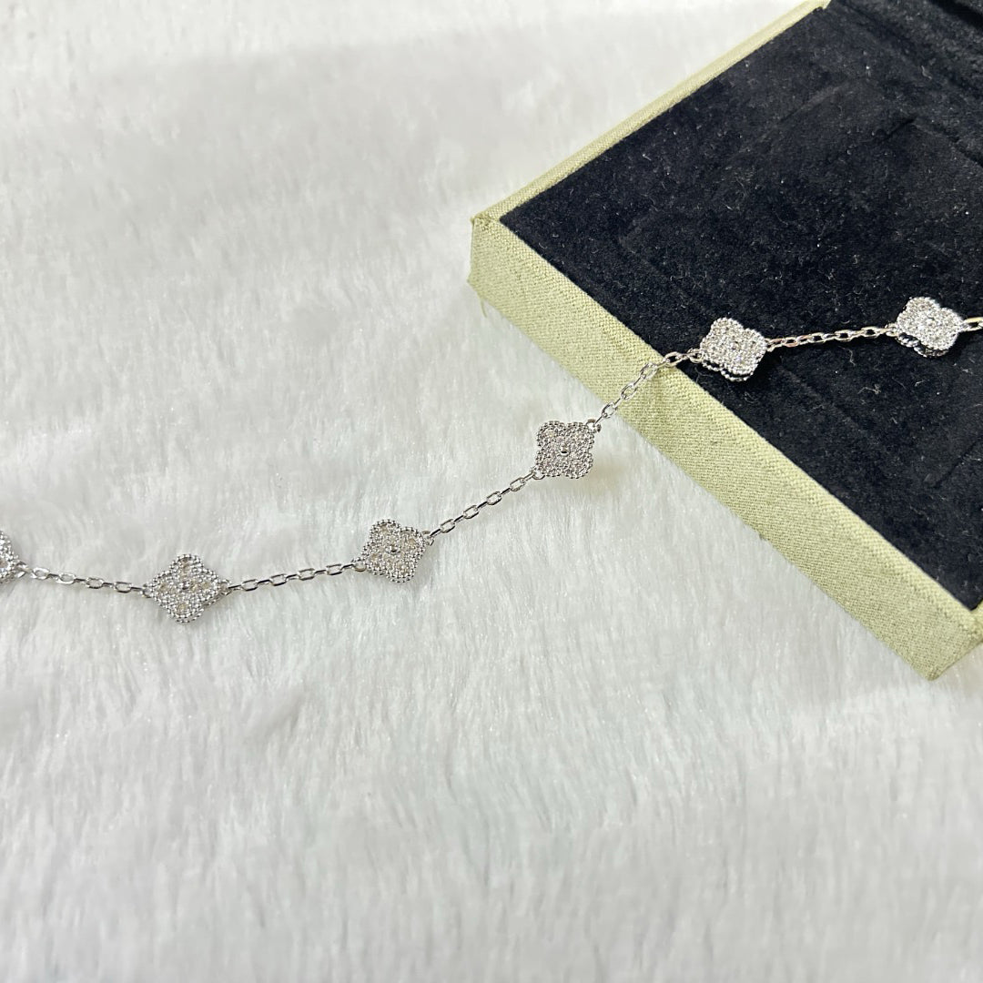 [Vera  Jewelry]CLOVER 6 MOTIF DIAMOND BRACELET