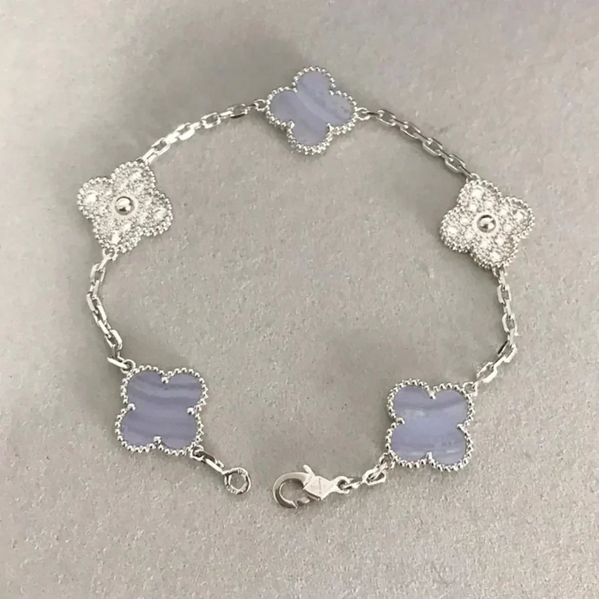[Vera  Jewelry]LUCKY CLOVER 5-MOTIF BRACELET - PURPLE CHALCEDONY COLLECTION