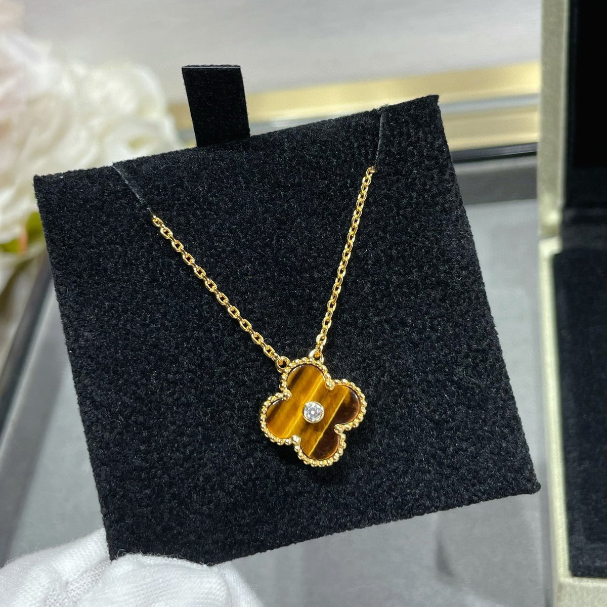 [Vera  Jewelry]CLOVER 15MM DIAMOND AND YELLOW TIGER'S EYE AGATE necklace