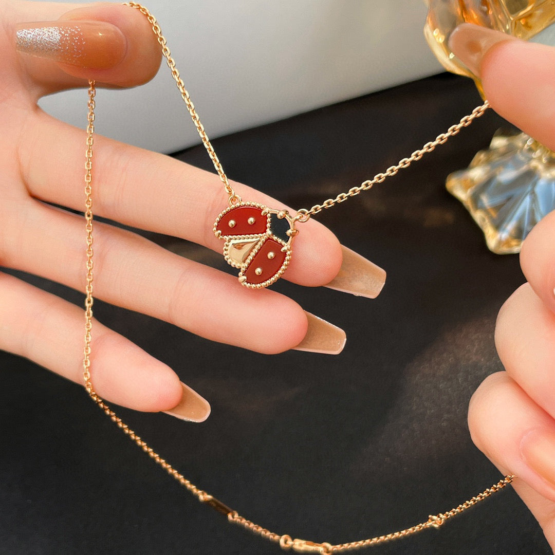 [Vera Jewelry]LUCKY  CARNELIANS LADYBUG NECKLACE