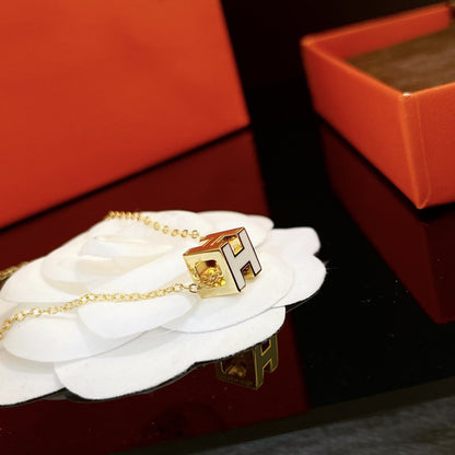 [Vera Jewelry]H WHITE SQUARE GOLD NECKLACE