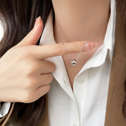 [Vera Jewelry]BEE MINI PEDANT DIAMOND NECKLACE