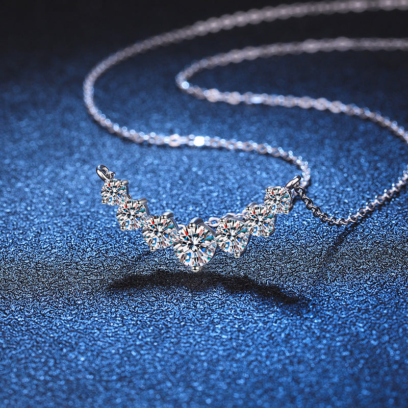 [Vera  Jewelry]MINIMALIST CURVED SMILE MOISSANITE NECKLACE