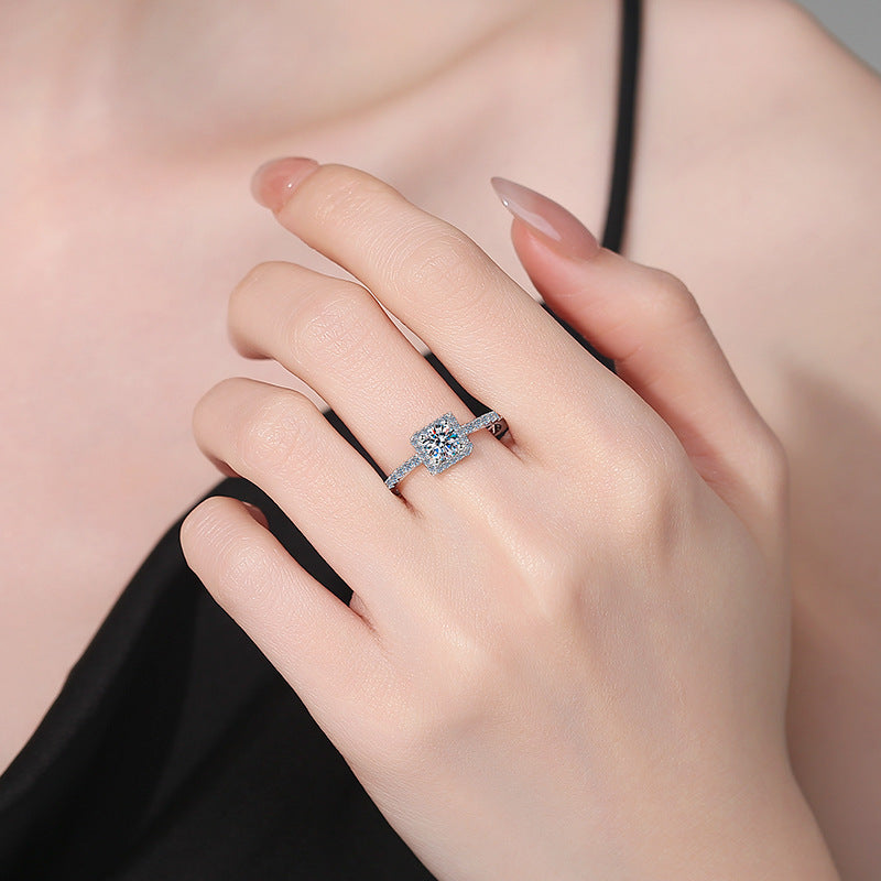 [Vera  Jewelry]DAINTY SUGAR-CUBE MOISSANITE RING