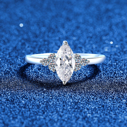 [Vera  Jewelry]ELEGANT MARQUISE CUT MOISSANITE RING WITH SIDE ACCENTS
